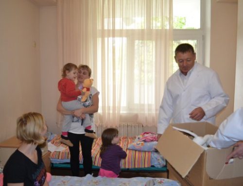 KNUFFELS VOOR ZIEKE KINDEREN IN MOLDAVIE